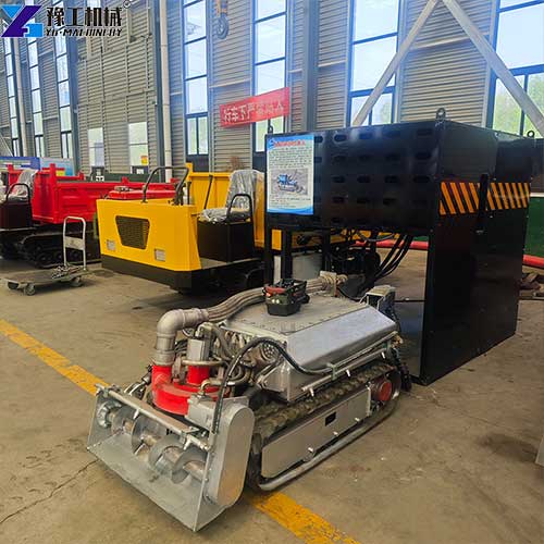 crawler cleaning robot factory dispaly