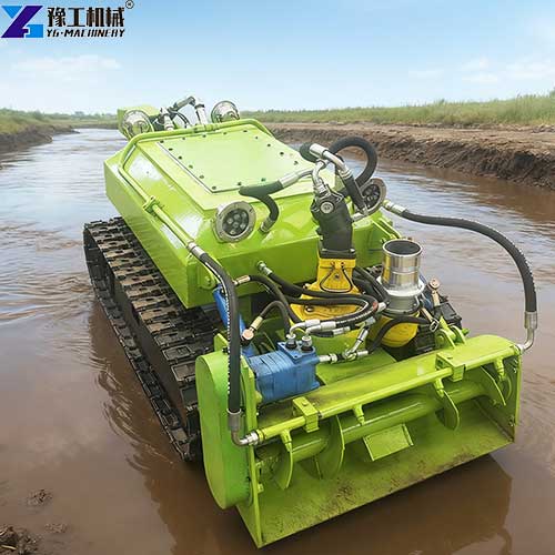 crawler cleaning robot working site
