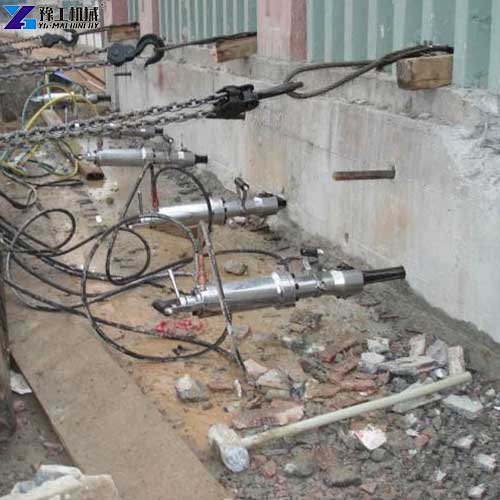 rock splitter machine working site
